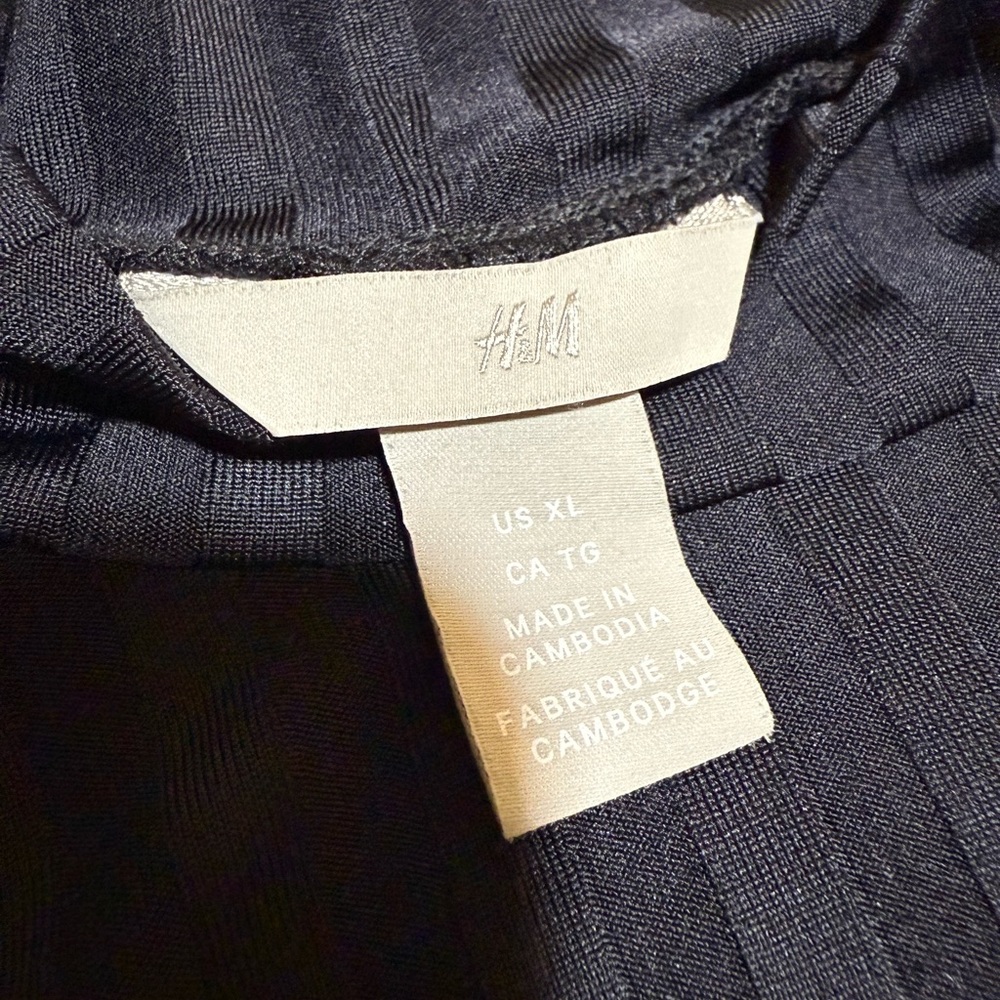 H&M Black Ribbed Long Sleeve Sheath Dress - Picture 2 of 2